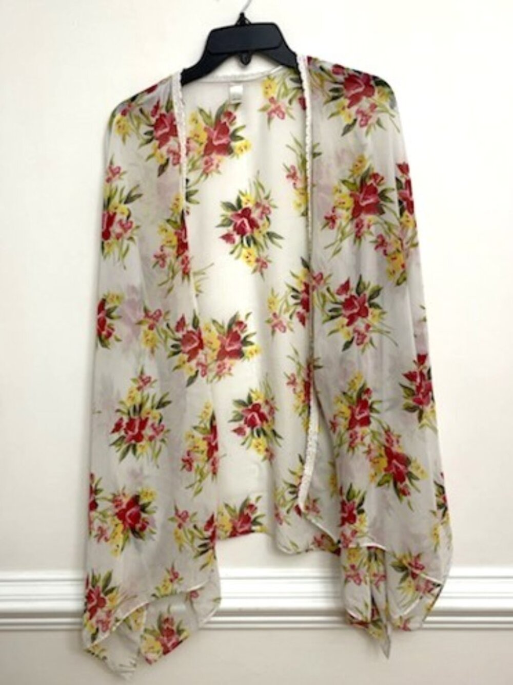 C Est.‎ 1946 Kimono Floral White Pink Green Open Front Lace Trim Cover Up